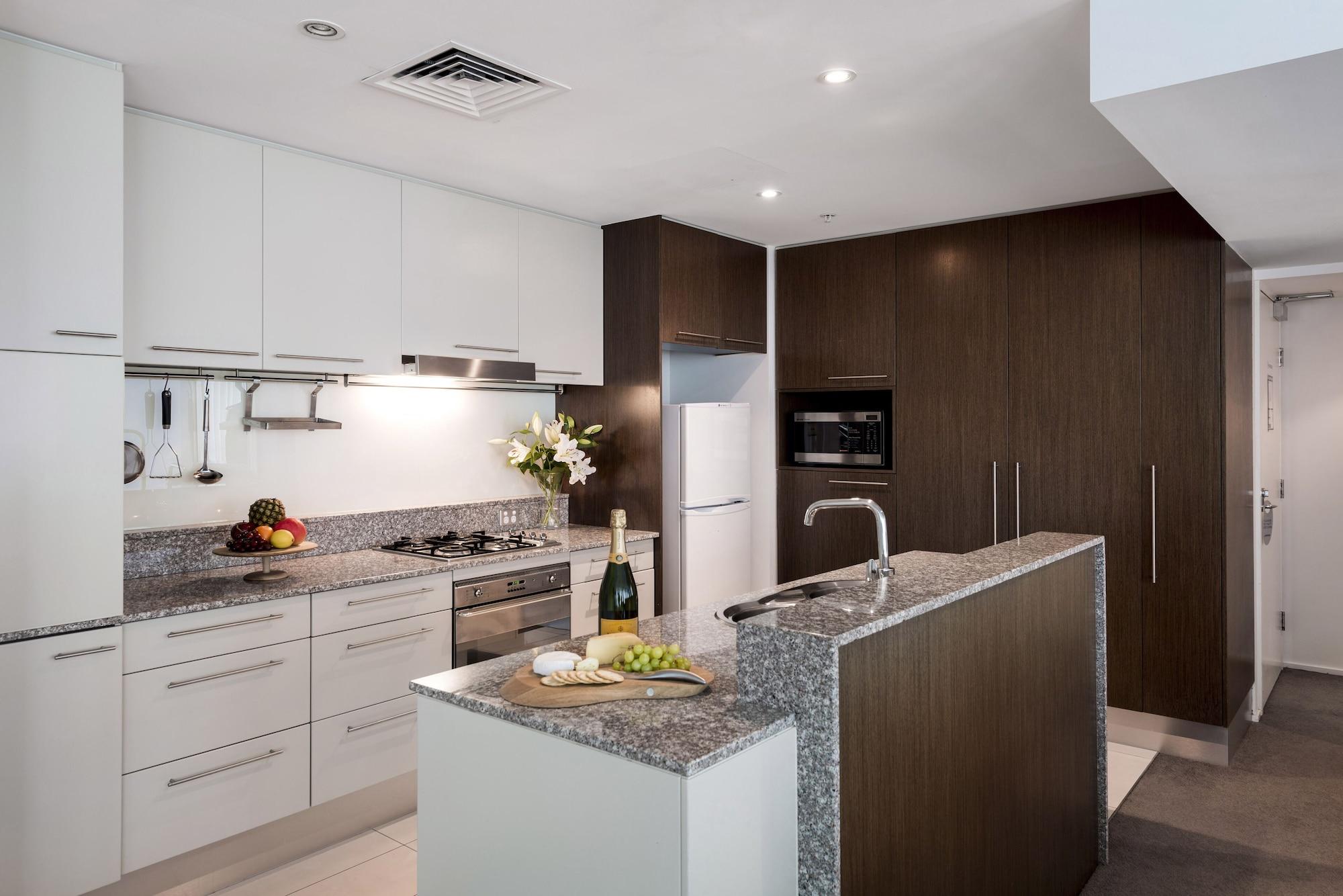 Oaks Brisbane Aurora Suites Экстерьер фото